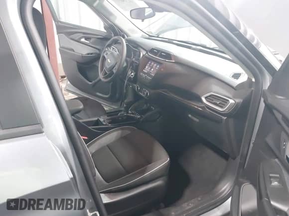 2023 Chevrolet TrailBlazer LS with VIN KL79MNSL8PB125789, listed as a IAAI auction lot 42330517 with 39,500 mi miles and . Bid and sale history available at DreamBid. Image 5.