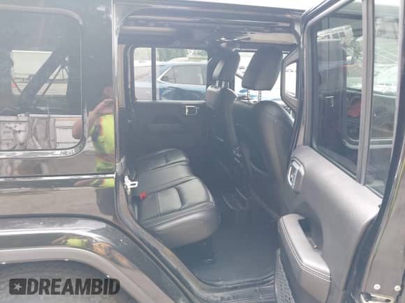 2021 Jeep Wrangler Unlimited Sahara z VIN 1C4HJXEN0MW816173, wystawiony jako IAAI lot #42837383 z przebiegiem 53 143 mil mil oraz . Historia ofert i sprzedaży dostępna na DreamBid. Obrazek 8.