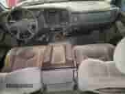 2007 Chevrolet Silverado 2500HD LT1 z VIN 1GCHK23D87F172548, wystawiony jako Copart lot #70998265 z przebiegiem Nie podano mil oraz Szkoda całkowita • Salvage title. Historia ofert i sprzedaży dostępna na DreamBid. Obrazek 8.