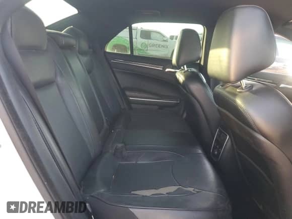 2014 Chrysler 300 C z VIN 2C3CCAET6EH100835, wystawiony jako Copart lot #81821505 z przebiegiem 150 149 mil mil oraz Czysty tytuł • Clean title. Historia ofert i sprzedaży dostępna na DreamBid. Obrazek 10.