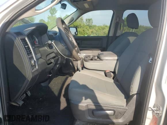 2018 Ram 1500 Express z VIN 1C6RR7KG4JS293592, wystawiony jako Copart lot #66250155 z przebiegiem 125 069 mil mil oraz Szkoda całkowita • Salvage title. Historia ofert i sprzedaży dostępna na DreamBid. Obrazek 7.