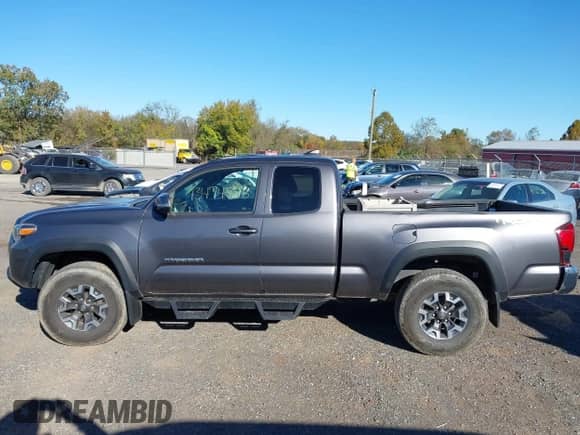 2018 Toyota Tacoma SR5 with VIN 5TFSZ5AN8JX150047, listed as a IAAI auction lot 43474593 with 38,427 mi miles and . Bid and sale history available at DreamBid. Image 14.