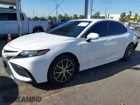 2023 Toyota Camry SE z VIN 4T1G11AK8PU742436, wystawiony jako IAAI lot #43184565 z przebiegiem 32 094 mil mil oraz . Historia ofert i sprzedaży dostępna na DreamBid. Obrazek 17.