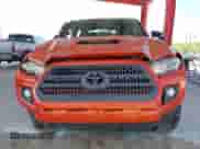 2017 Toyota Tacoma SR5 с VIN 5TFCZ5AN7HX091488, выставлен на аукционе IAAI как лот 43096343 с пробегом 85 481 миль миль и . История ставок и продаж доступна на DreamBid. Изображение 13.