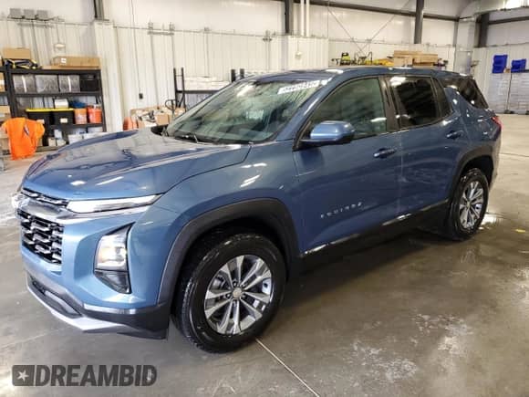 2025 Chevrolet Equinox FWD LT z VIN 3GNAXHEG5SL205931, wystawiony jako Copart lot #52250945 z przebiegiem 8 893 mil mil oraz Czysty tytuł • Clean title. Historia ofert i sprzedaży dostępna na DreamBid. Obrazek 1.