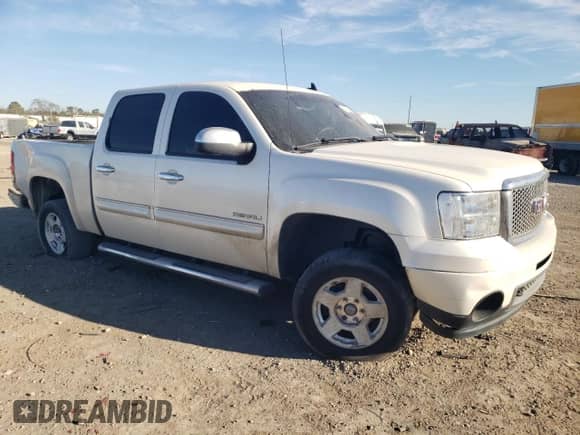 2010 GMC Sierra 1500 Denali z VIN 3GTRKXE27AG293882, wystawiony jako Copart lot #82752524 z przebiegiem 204 258 mil mil oraz Szkoda całkowita • Salvage title. Historia ofert i sprzedaży dostępna na DreamBid. Obrazek 4.