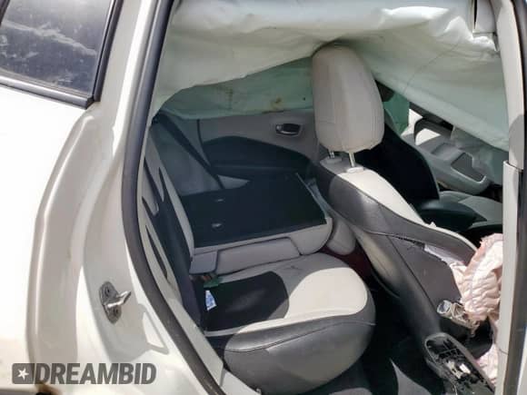 2019 Jeep Compass Altitude z VIN 3C4NJCBB6KT743058, wystawiony jako Copart lot #65037395 z przebiegiem Nie podano mil oraz Szkoda całkowita • Salvage title. Historia ofert i sprzedaży dostępna na DreamBid. Obrazek 11.