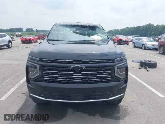 2025 Chevrolet Tahoe High Country with VIN 1GNS6TRL4SR327965, listed as a IAAI auction lot 42690679 with 600 mi miles and . Bid and sale history available at DreamBid. Image 13.