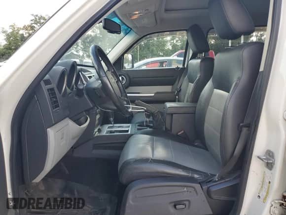 2009 Dodge Nitro SLT with VIN 1D8GU58KX9W532941, listed as a Copart auction lot 70668495 with 160,311 mi miles and Salvage title. Bid and sale history available at DreamBid. Image 7.