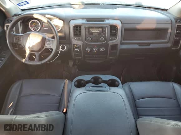 2019 Ram 1500 Express z VIN 1C6RR6FG5KS644290, wystawiony jako Copart lot #72693054 z przebiegiem 126 879 mil mil oraz Szkoda całkowita • Salvage title. Historia ofert i sprzedaży dostępna na DreamBid. Obrazek 8.