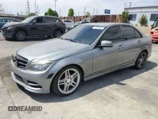 2011 Mercedes-Benz C 300 Sport z VIN WDDGF5EB4BF636219, wystawiony jako Copart lot #52923855 z przebiegiem 116 576 mil mil oraz Szkoda całkowita • Salvage title. Historia ofert i sprzedaży dostępna na DreamBid. Obrazek 1.