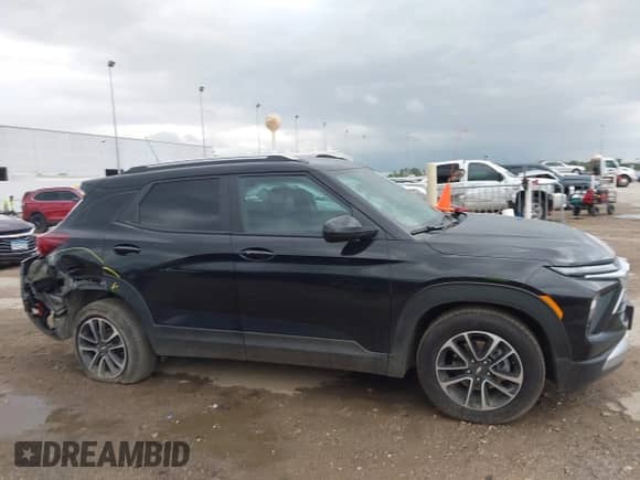 2025 Chevrolet TrailBlazer LT with VIN KL79MPSL0SB095627, listed as a IAAI auction lot 42183606 with 2,380 mi miles and . Bid and sale history available at DreamBid. Image 13.