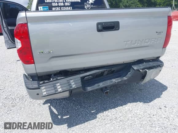 2021 Toyota Tundra SR5 z VIN 5TFDY5F17MX047532, wystawiony jako IAAI lot #42384142 z przebiegiem 79 318 mil mil oraz . Historia ofert i sprzedaży dostępna na DreamBid. Obrazek 6.