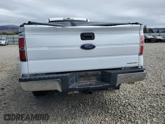 2014 Ford F-150 XL с VIN 1FTNF1CF7EKD17182, выставлен на аукционе Copart как лот 81990855 с пробегом 125 257 миль миль и Списание • Salvage title. История ставок и продаж доступна на DreamBid. Изображение 6.