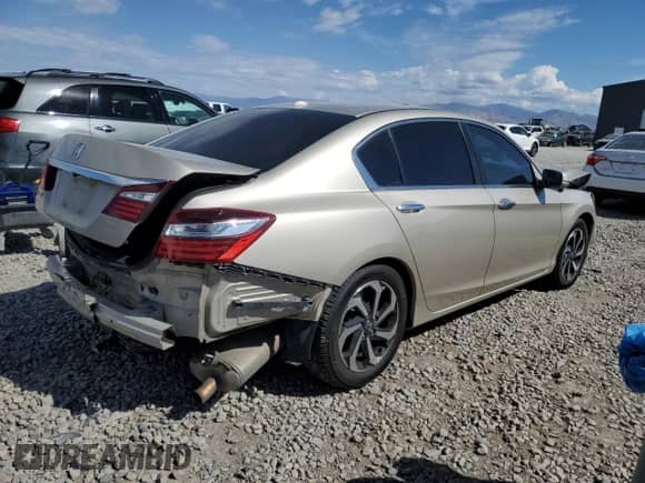 2017 Honda Accord EX-L with VIN 1HGCR2F88HA017597, listed as a Copart auction lot 81830165 with 170,211 mi miles and Salvage title. Bid and sale history available at DreamBid. Image 3.