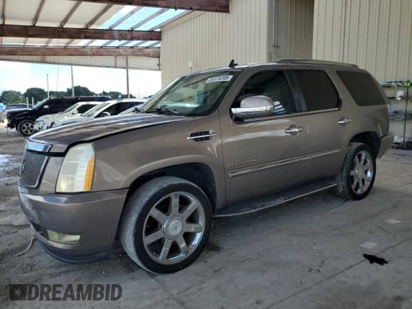 2007 Cadillac Escalade with VIN 1GYEC63897R339244, listed as a Copart auction lot 85378395 with 207,691 mi miles and Salvage title. Bid and sale history available at DreamBid. Image 1.