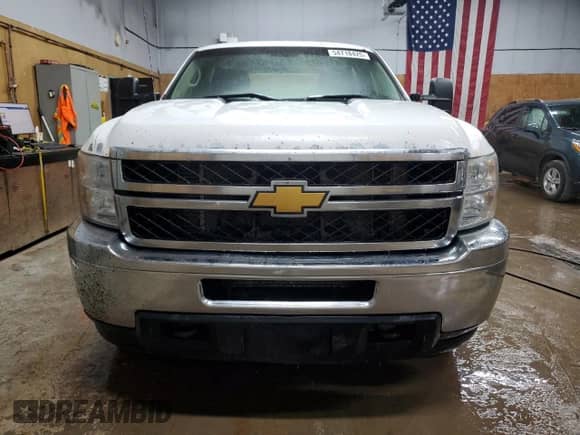 2014 Chevrolet Silverado 2500HD Work Truck z VIN 1GC1KVC89EF182069, wystawiony jako Copart lot #54718425 z przebiegiem 530 709 mil mil oraz Czysty tytuł • Clean title. Historia ofert i sprzedaży dostępna na DreamBid. Obrazek 5.