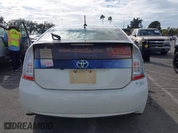 2015 Toyota Prius Advanced z VIN JTDKN3DP2F3068665, wystawiony jako IAAI lot #43268598 z przebiegiem 291 807 mil mil oraz . Historia ofert i sprzedaży dostępna na DreamBid. Obrazek 16.