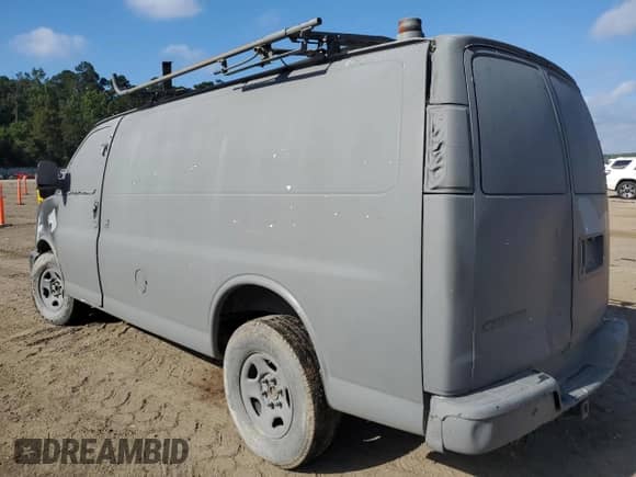2007 Chevrolet Express Cargo with VIN 1GCFG15X771162407, listed as a Copart auction lot 81588695 with Not provided miles and Clean title. Bid and sale history available at DreamBid. Image 2.
