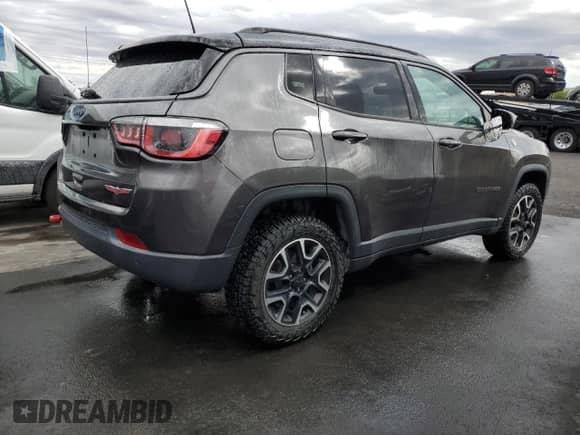 2019 Jeep Compass Trailhawk z VIN 3C4NJDDBXKT780200, wystawiony jako Copart lot #84975535 z przebiegiem 43 811 mil mil oraz Czysty tytuł • Clean title. Historia ofert i sprzedaży dostępna na DreamBid. Obrazek 3.