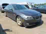 2011 BMW 5 Series 528i z VIN WBAFR1C52BC746476, wystawiony jako IAAI lot #42808797 z przebiegiem 239 420 mil mil oraz . Historia ofert i sprzedaży dostępna na DreamBid. Obrazek 1.