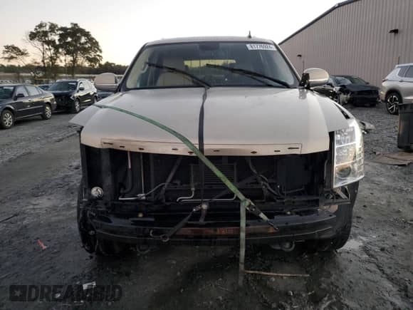 2008 Cadillac Escalade with VIN 1GYEC63858R161432, listed as a Copart auction lot 67898315 with 161,442 mi miles and Non repairable. Bid and sale history available at DreamBid. Image 5.