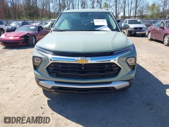 2025 Chevrolet TrailBlazer LT with VIN KL79MPSL3SB128393, listed as a IAAI auction lot 41855744 with 1,660 mi miles and . Bid and sale history available at DreamBid. Image 12.