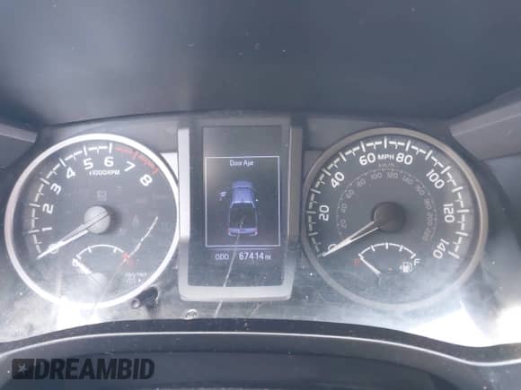 2020 Toyota Tacoma SR5 z VIN 3TMBZ5DN3LM025980, wystawiony jako IAAI lot #42215140 z przebiegiem 67 414 mil mil oraz . Historia ofert i sprzedaży dostępna na DreamBid. Obrazek 7.