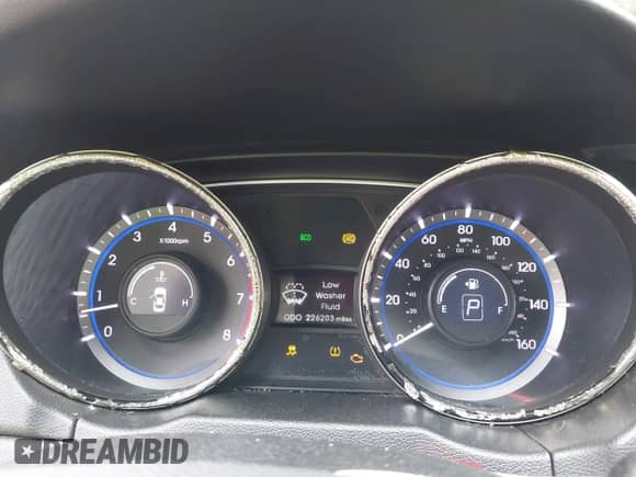 2013 Hyundai Sonata Limited с VIN 5NPEC4AC1DH586794, выставлен на аукционе IAAI как лот 42981355 с пробегом 226 203 миль миль и . История ставок и продаж доступна на DreamBid. Изображение 7.