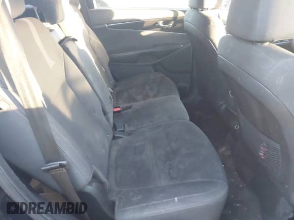 2019 Kia Sorento LX with VIN 5XYPG4A3XKG567551, listed as a IAAI auction lot 43589313 with 131,208 mi miles and . Bid and sale history available at DreamBid. Image 8.