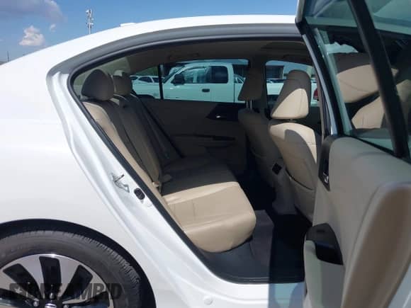 2015 Honda Accord Touring z VIN 1HGCR6F72FA004856, wystawiony jako IAAI lot #43278017 z przebiegiem 131 221 mil mil oraz . Historia ofert i sprzedaży dostępna na DreamBid. Obrazek 8.