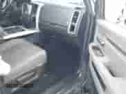 2016 Ram 1500 Lone Star z VIN 1C6RR6LTXGS169454, wystawiony jako IAAI lot #41947483 z przebiegiem 150 744 mil mil oraz . Historia ofert i sprzedaży dostępna na DreamBid. Obrazek 5.