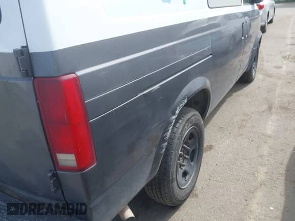 2004 Chevrolet Astro Cargo с VIN 1GCDM19X74B109660, выставлен на аукционе IAAI как лот 41616125 с пробегом 228 646 миль миль и . История ставок и продаж доступна на DreamBid. Изображение 6.