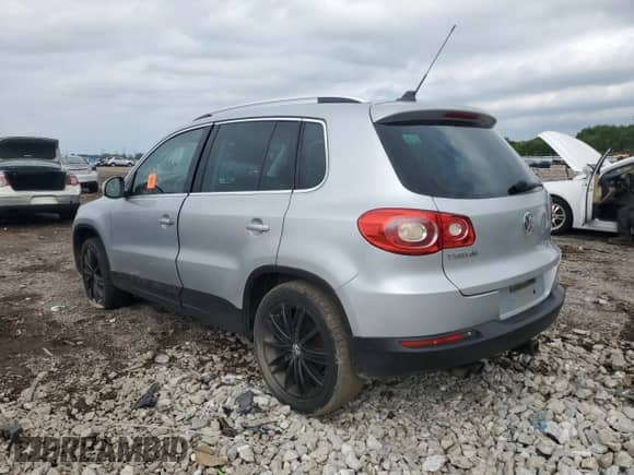 2011 Volkswagen Tiguan S с VIN WVGBV7AX9BW548394, выставлен на аукционе Copart как лот 69436405 с пробегом Не указан миль и Списание • Salvage title. История ставок и продаж доступна на DreamBid. Изображение 2.