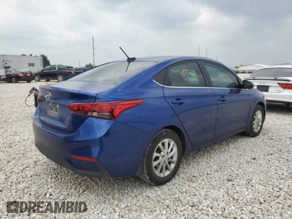 2021 Hyundai Accent SE z VIN 3KPC24A61ME134563, wystawiony jako Copart lot #56925074 z przebiegiem 59 485 mil mil oraz Czysty tytuł • Clean title. Historia ofert i sprzedaży dostępna na DreamBid. Obrazek 3.