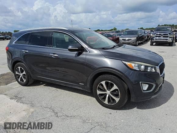 2016 Kia Sorento EX z VIN 5XYPHDA13GG051163, wystawiony jako Copart lot #69766735 z przebiegiem 87 000 mil mil oraz Czysty tytuł • Clean title. Historia ofert i sprzedaży dostępna na DreamBid. Obrazek 4.