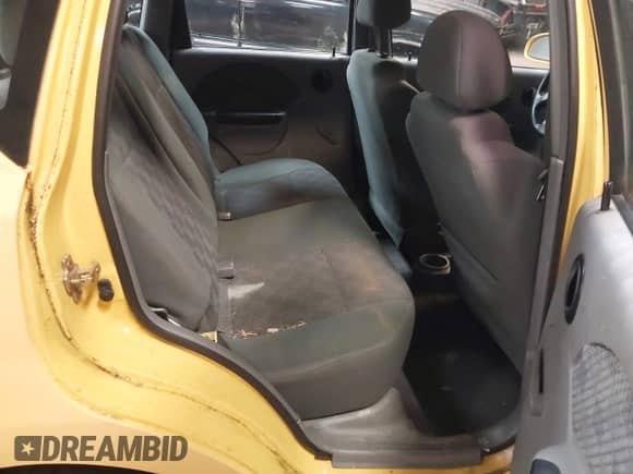 2005 Chevrolet Aveo LS z VIN KL1TD62655B310654, wystawiony jako IAAI lot #41389685 z przebiegiem 107 879 mil mil oraz . Historia ofert i sprzedaży dostępna na DreamBid. Obrazek 8.