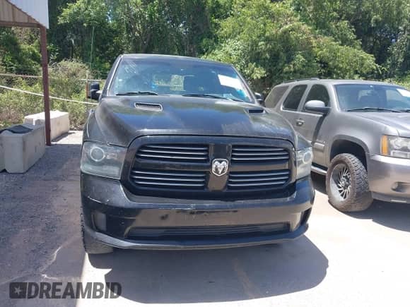 2013 Ram 1500 Sport z VIN 1C6RR7MT3DS514937, wystawiony jako IAAI lot #42628128 z przebiegiem 232 281 mil mil oraz . Historia ofert i sprzedaży dostępna na DreamBid. Obrazek 12.