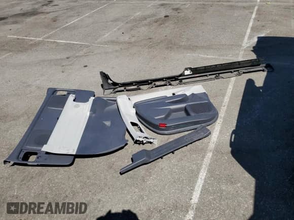 2023 Toyota Sienna LE с VIN 5TDKRKEC0PS152073, выставлен на аукционе Copart как лот 69254965 с пробегом 44 623 миль миль и Списание • Salvage title. История ставок и продаж доступна на DreamBid. Изображение 13.