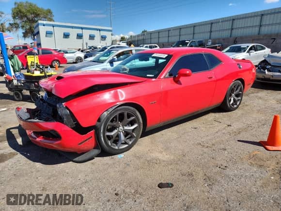 2019 Dodge Challenger R/T with VIN 2C3CDZBT6KH641783, listed as a Copart auction lot 84440035 with 105,290 mi miles and Salvage title. Bid and sale history available at DreamBid. Image 1.