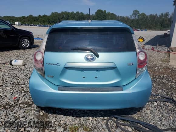 2012 Toyota Prius One с VIN JTDKDTB33C1023048, выставлен на аукционе Copart как лот 70272545 с пробегом 237 521 миль миль и Списание • Salvage title. История ставок и продаж доступна на DreamBid. Изображение 6.