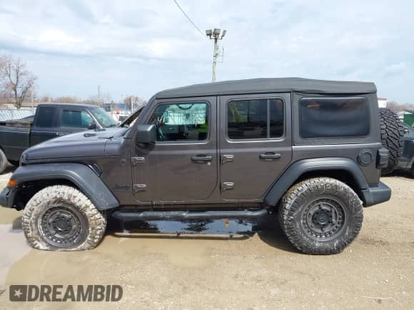 2022 Jeep Wrangler Unlimited Sport S с VIN 1C4HJXDG6NW180234, выставлен на аукционе IAAI как лот 41908743 с пробегом 50 704 миль миль и . История ставок и продаж доступна на DreamBid. Изображение 15.