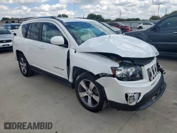 2017 Jeep Compass High Altitude с VIN 1C4NJCEB4HD186354, выставлен на аукционе Copart как лот 82139935 с пробегом 120 800 миль миль и Списание • Salvage title. История ставок и продаж доступна на DreamBid. Изображение 4.