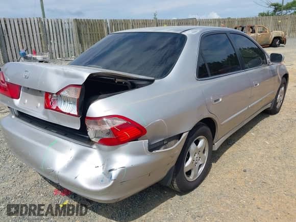 1999 Honda Accord EX с VIN 1HGCG1651XA023648, выставлен на аукционе IAAI как лот 42746212 с пробегом 283 171 миль миль и . История ставок и продаж доступна на DreamBid. Изображение 4.