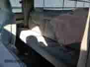 1998 GMC Sierra 1500 z VIN 1GTEC19MXWE559415, wystawiony jako Copart lot #79894184 z przebiegiem 114 711 mil mil oraz Szkoda całkowita • Salvage title. Historia ofert i sprzedaży dostępna na DreamBid. Obrazek 10.