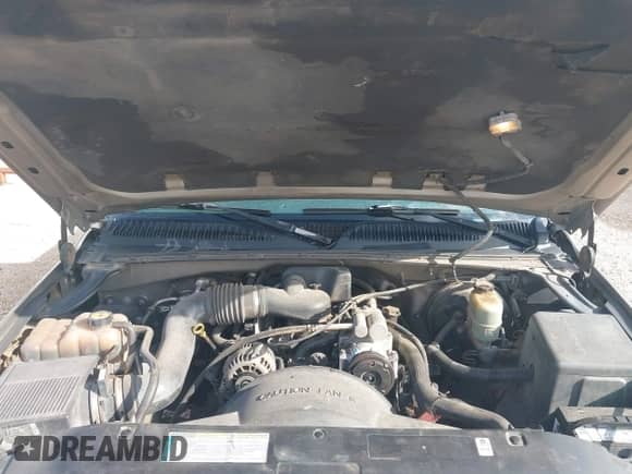 2000 Chevrolet Silverado 1500 LS with VIN 1GCEC14W2YZ179649, listed as a IAAI auction lot 42525015 with 284,859 mi miles and . Bid and sale history available at DreamBid. Image 10.