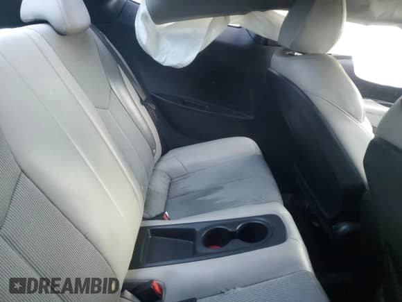 2012 Hyundai Veloster w/Red Int z VIN KMHTC6AD1CU070298, wystawiony jako Copart lot #71091355 z przebiegiem 144 305 mil mil oraz Czysty tytuł • Clean title. Historia ofert i sprzedaży dostępna na DreamBid. Obrazek 10.