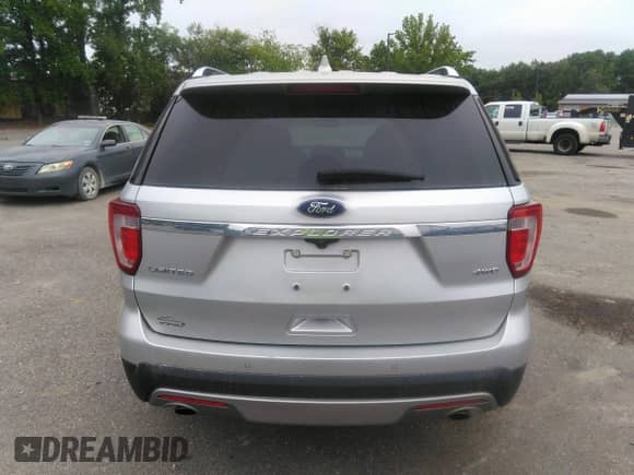 2017 Ford Explorer Limited z VIN 1FM5K8F86HGA17993, wystawiony jako IAAI lot #42753436 z przebiegiem 119 627 mil mil oraz . Historia ofert i sprzedaży dostępna na DreamBid. Obrazek 16.