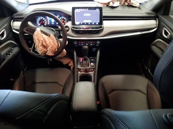 2024 Jeep Compass Latitude Lux с VIN 3C4NJDFN7RT132380, выставлен на аукционе Copart как лот 65457005 с пробегом 8 257 миль миль и Списание • Salvage title. История ставок и продаж доступна на DreamBid. Изображение 8.