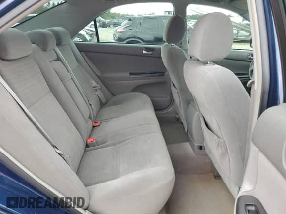 2005 Toyota Camry LE z VIN 4T1BE32K75U060475, wystawiony jako Copart lot #83996795 z przebiegiem Nie podano mil oraz Szkoda całkowita • Salvage title. Historia ofert i sprzedaży dostępna na DreamBid. Obrazek 10.